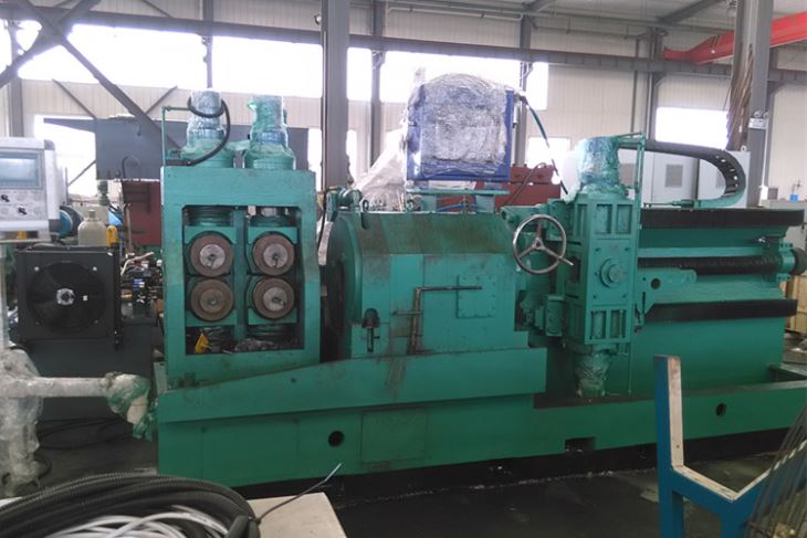 Semi Automatisk Black Coil Peeling Machine